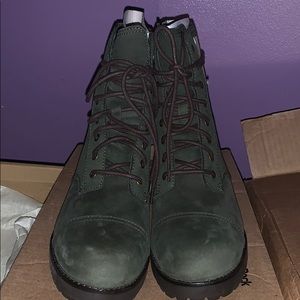 BRAND NEW with box ! Ugg Boots